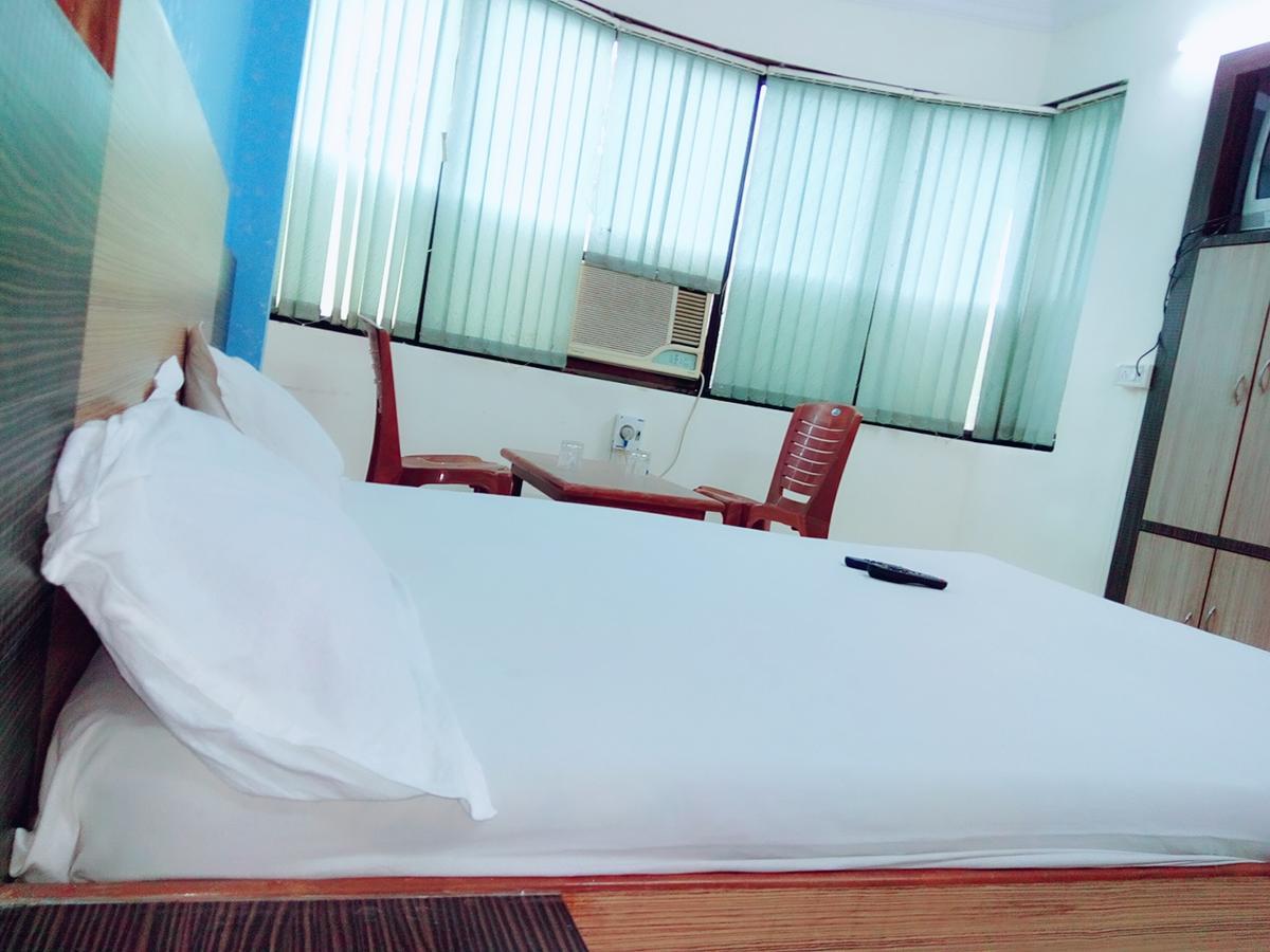Hotel Sai Samrat Inn Панвел Екстер'єр фото