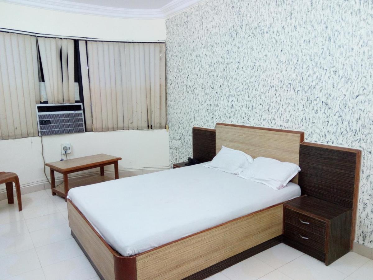 Hotel Sai Samrat Inn Панвел Екстер'єр фото